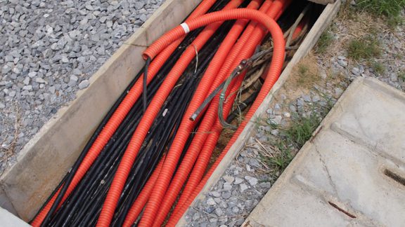 Fiber-Optic-Cables